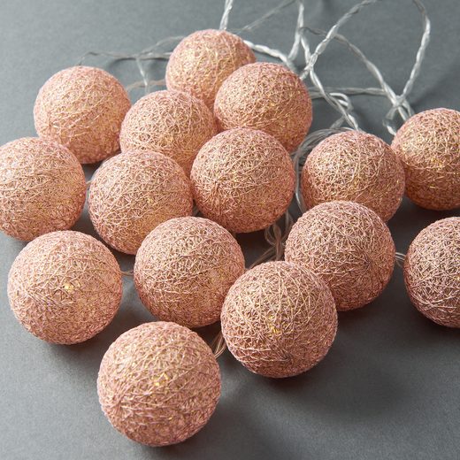 000000001000365675-2