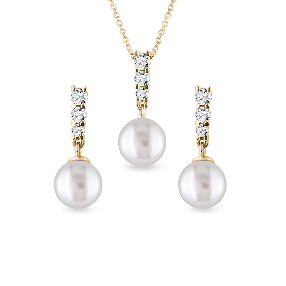 E-shop Zlatá souprava šperků s perlami a diamanty