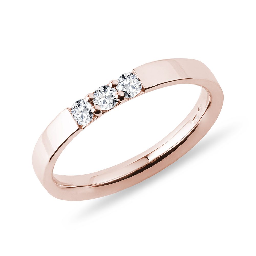 E-shop Snubní prsten se třemi diamanty v růžovém zlatě