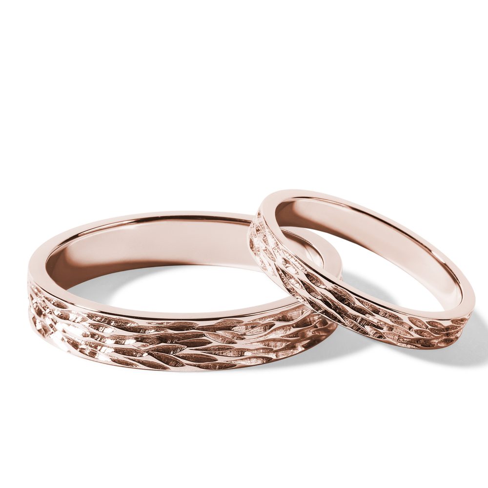 Originální snubní prsteny s ručním vrypem v růžovém zlatě KLENOTA