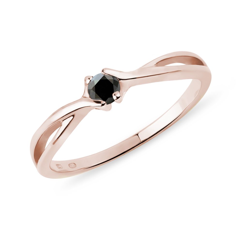 E-shop Prsten s černým diamantem v růžovém zlatě