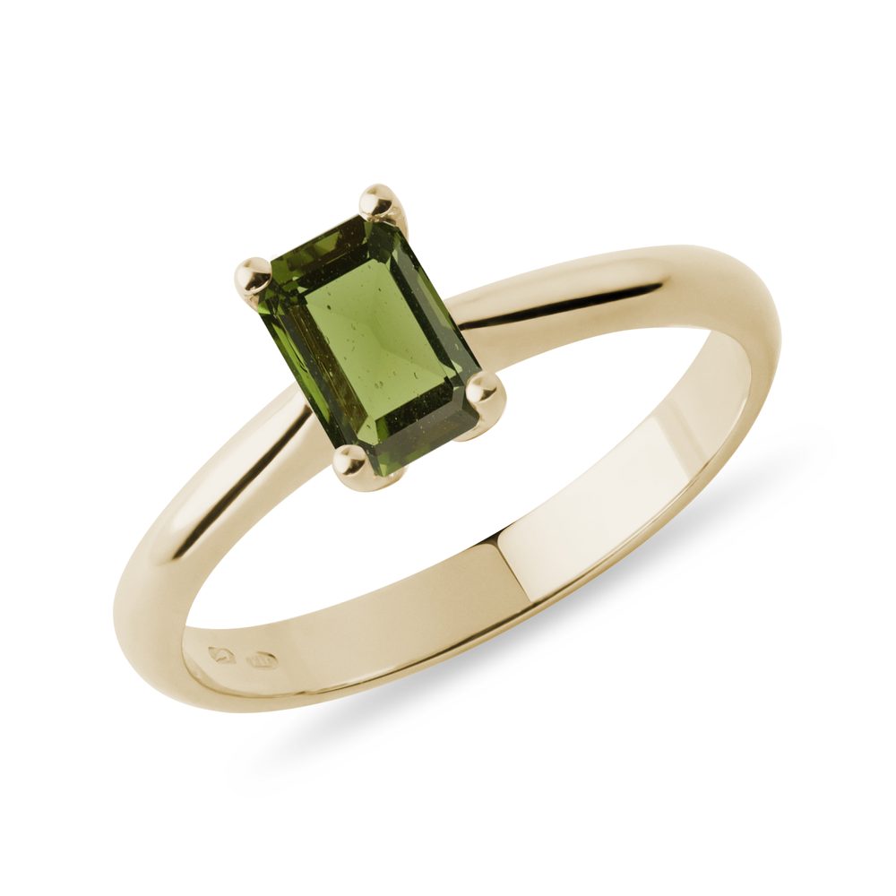 Prsten ze žutého zlata s vltavínem v brusu octagon KLENOTA