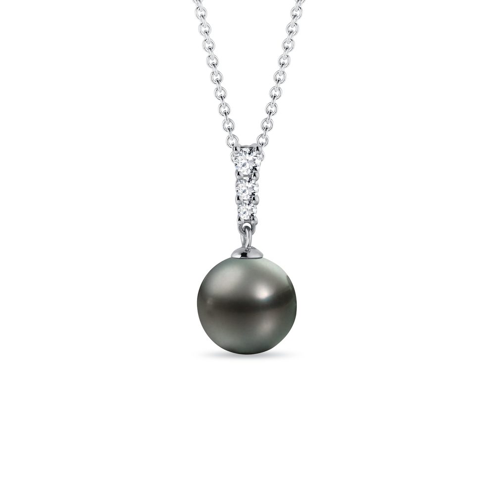 Přívěsek z bílého zlata s tahitskou perlou a 3 brilianty KLENOTA