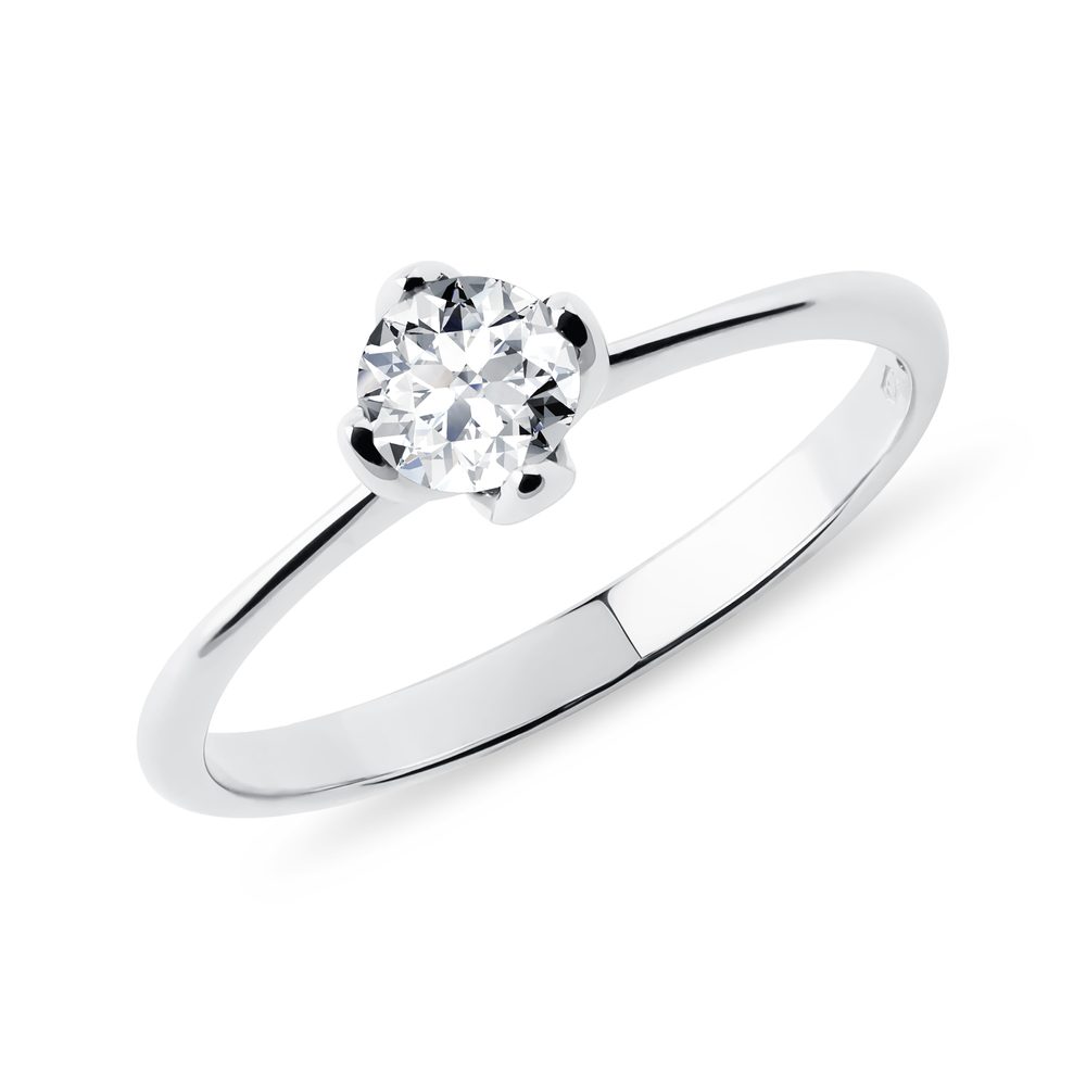 E-shop Jednoduchý prstýnek z bílého zlata s diamantem