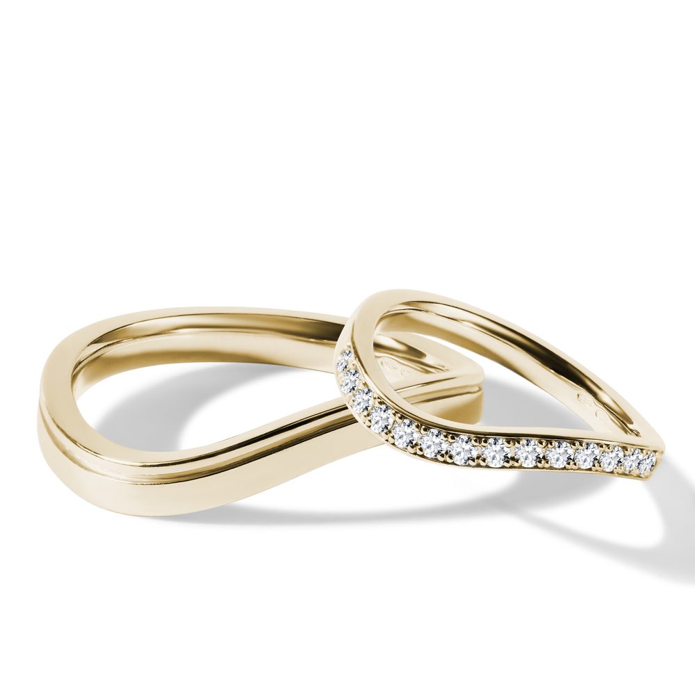 Originální snubní prsteny s vlnkou ve žlutém zlatě KLENOTA