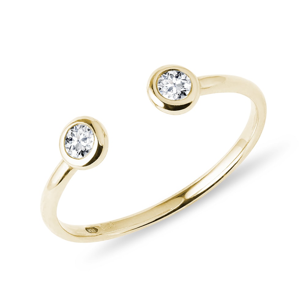 E-shop Otevřený zlatý prsten s bezel diamanty