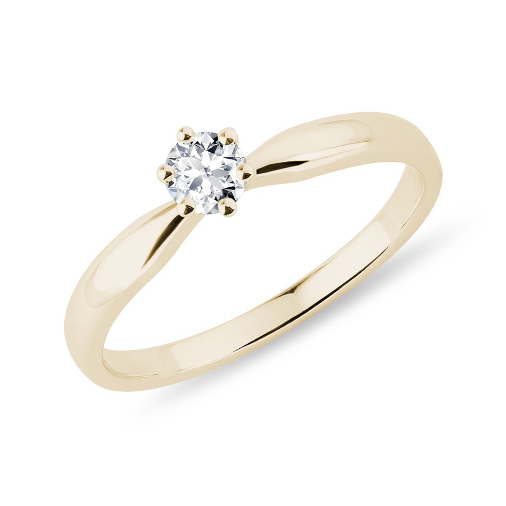 Klasický zásnubní prsten ve zlatě s briliantem KLENOTA