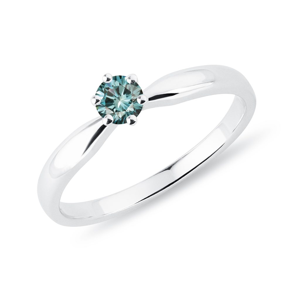 Zásnubní zlatý prsten s modrým diamantem KLENOTA
