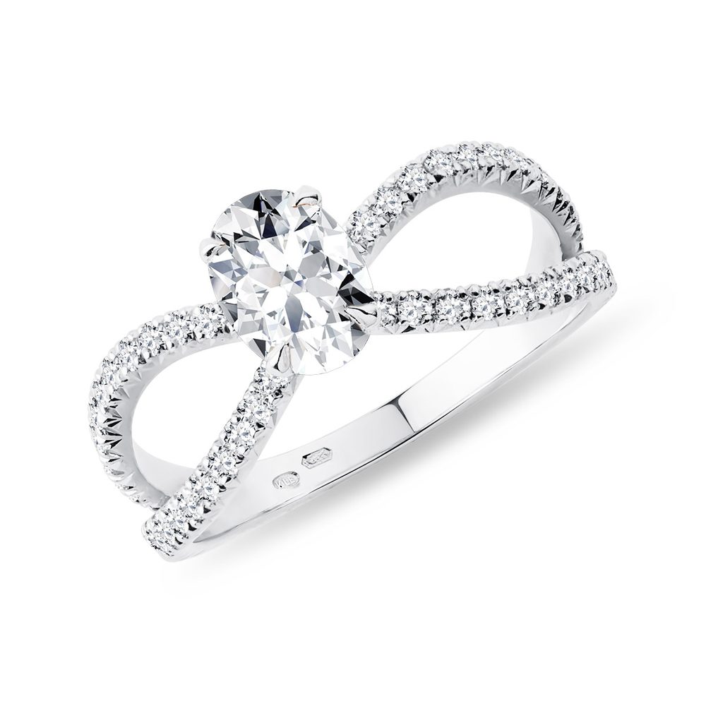 E-shop Luxusní zásnubní prsten z bílého zlata s diamanty
