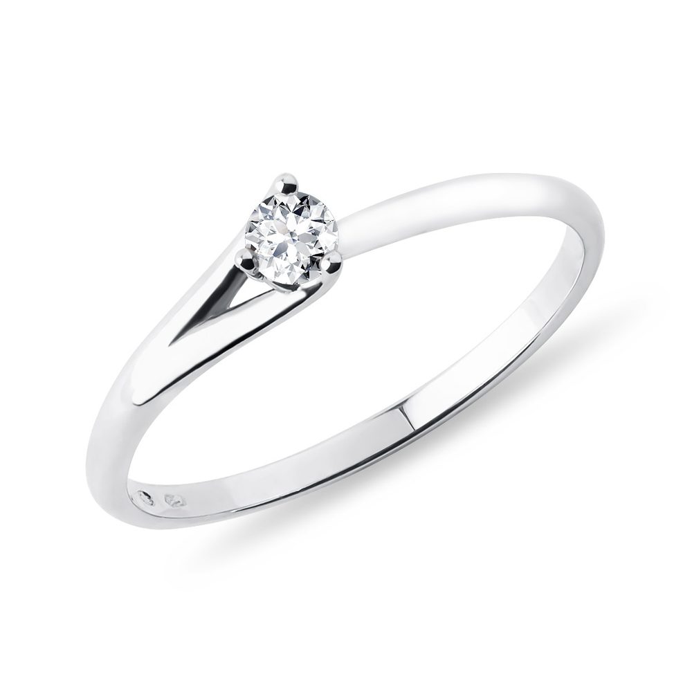 E-shop Atypický prsten z bílého zlata s briliantem