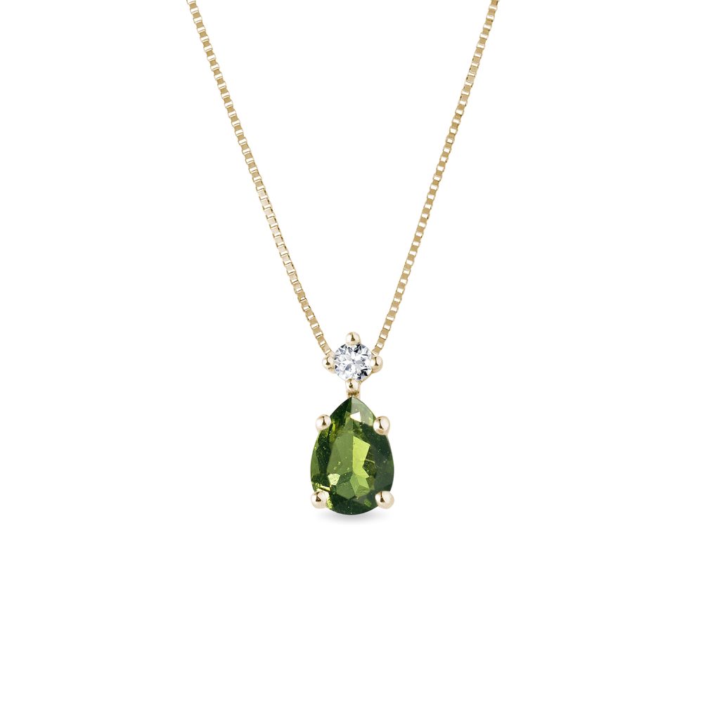 Zlatý náhrdelník s vltavínem v brusu kapky a briliantem KLENOTA