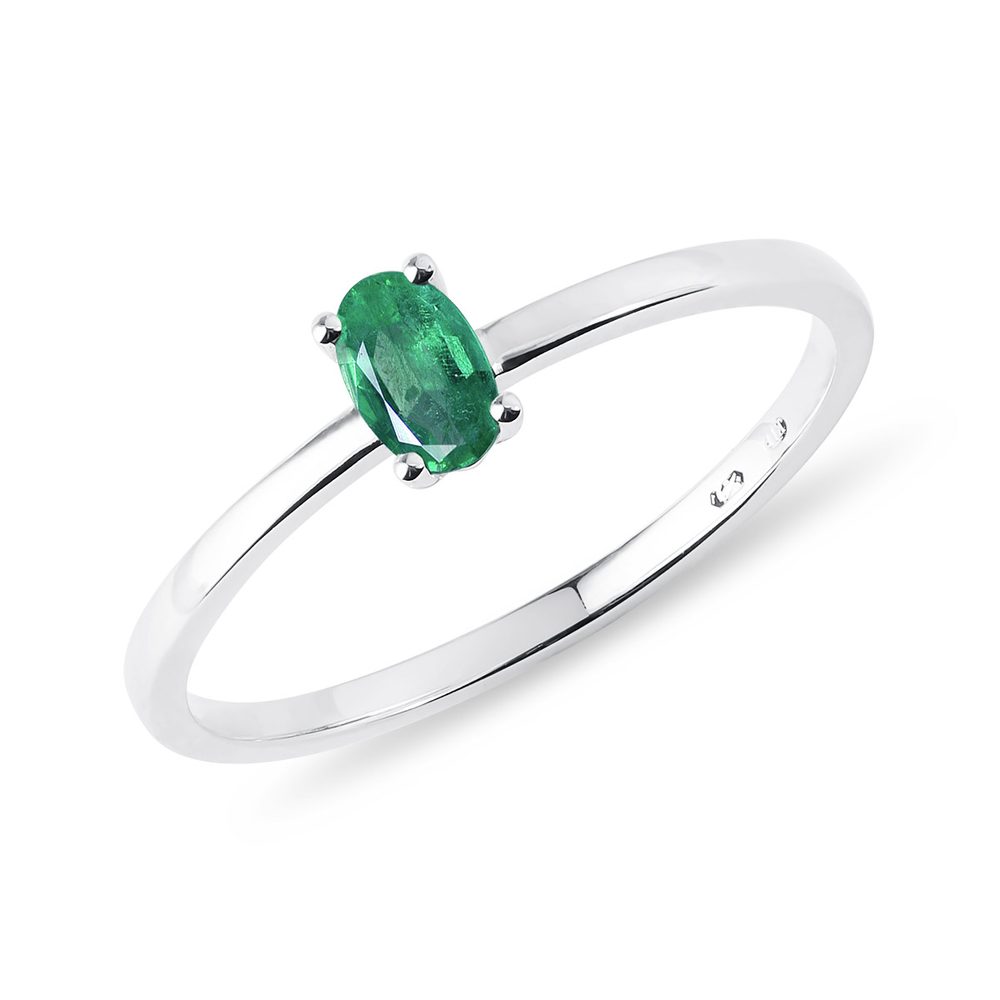 E-shop Minimalistický prsten se smaragdem v bílém zlatě