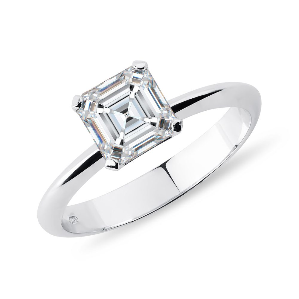 E-shop Prsten z bílého zlata s diamantem v brusu asscher