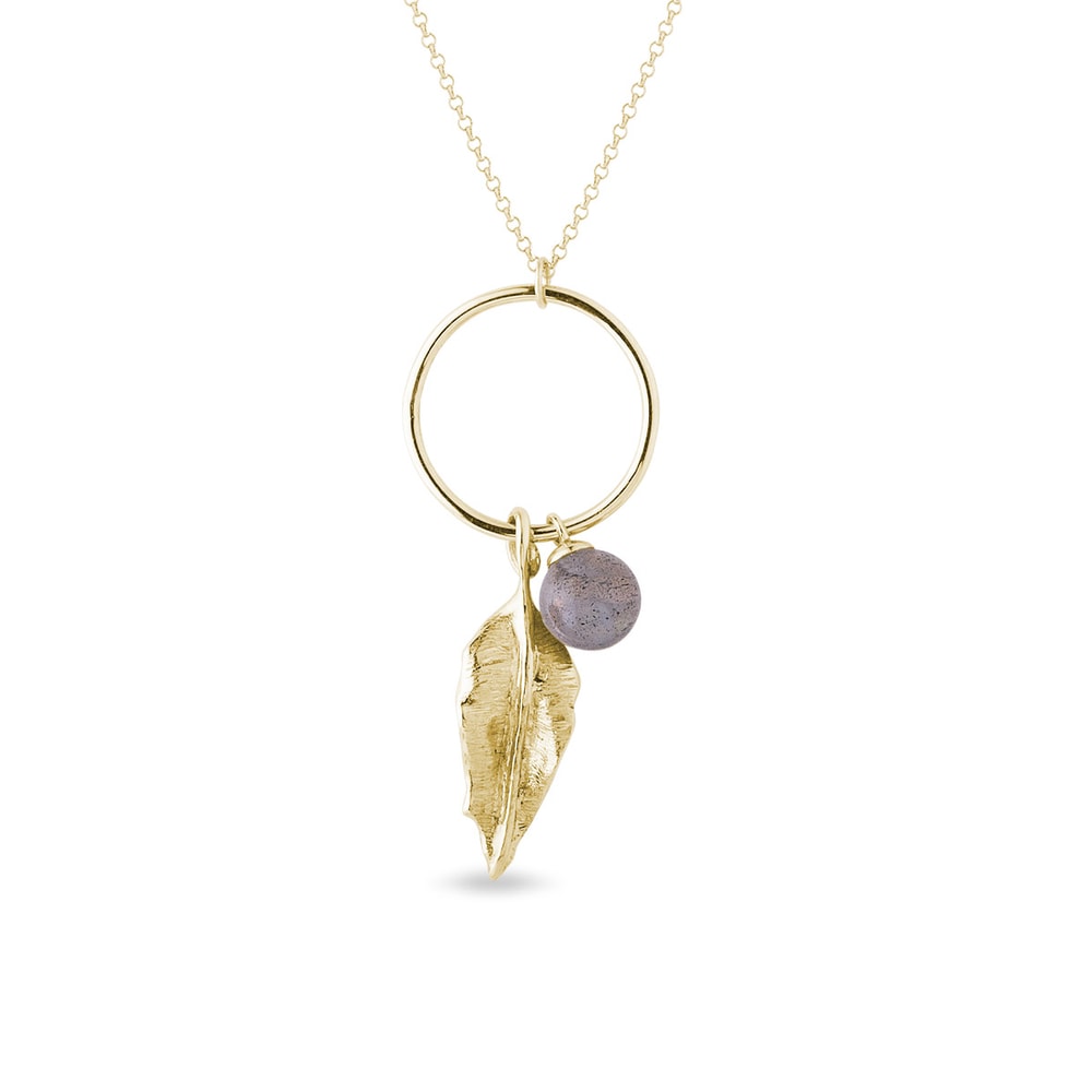 E-shop Zlatý náhrdelník s labradoritem a lístkem na kruhu