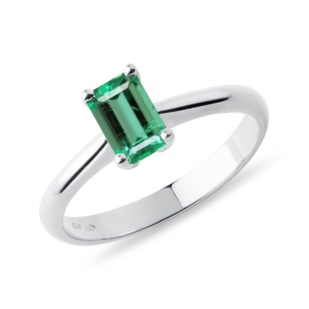 Prsten z bílého zlata se smaragdem v brusu emerald KLENOTA