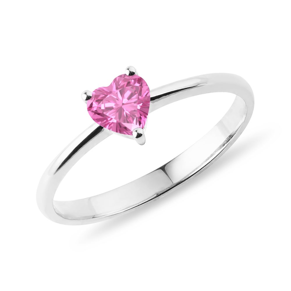 E-shop Prsten z bílého zlata s růžovým safírem ve tvaru srdce