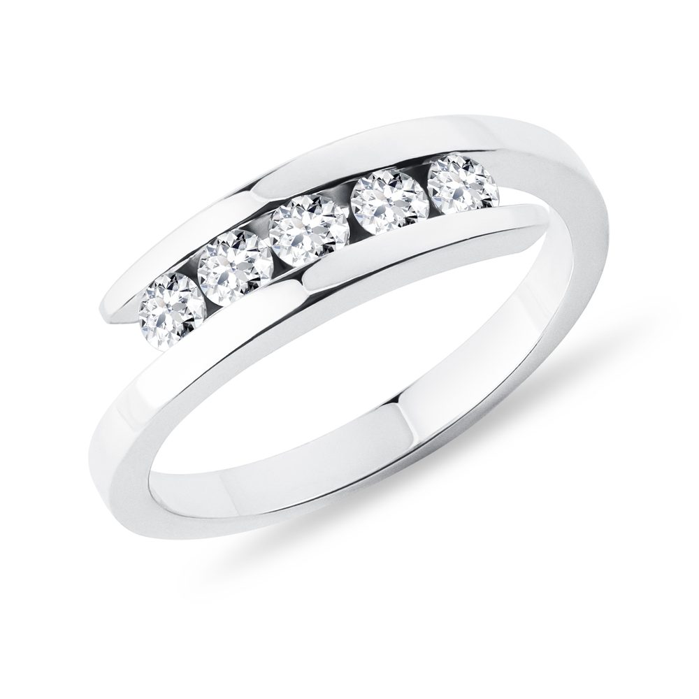 Prstýnek z bílého zlata s pěti diamanty KLENOTA