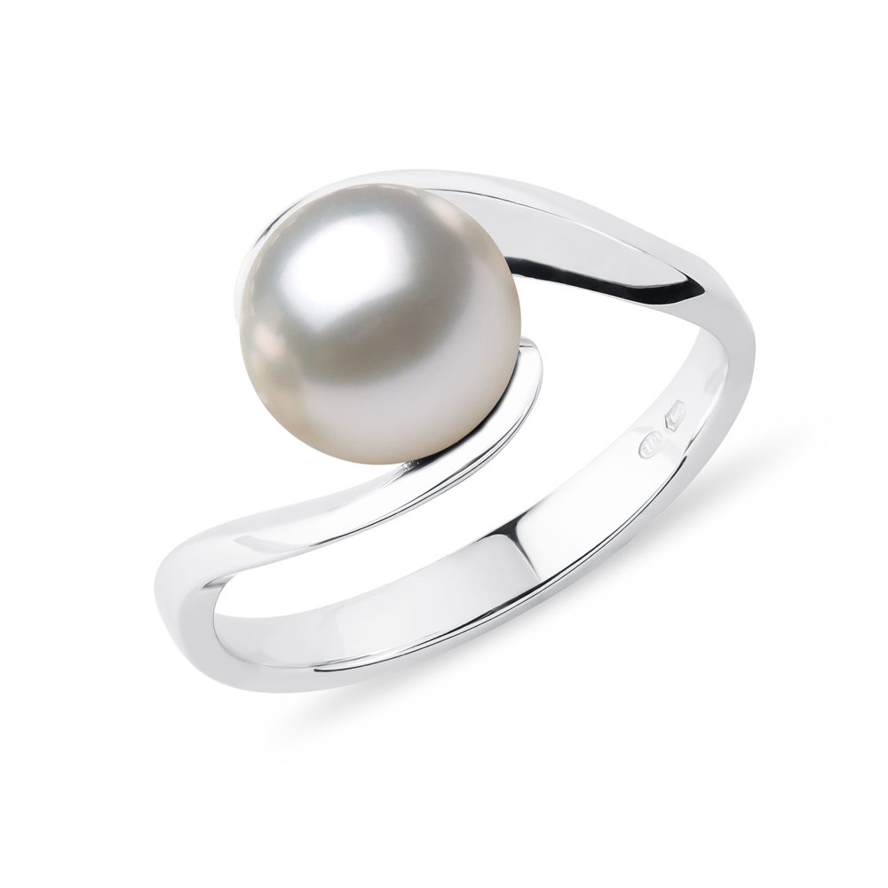 Elegantní prsten s perlou Akoya v bílém 14k zlatě KLENOTA