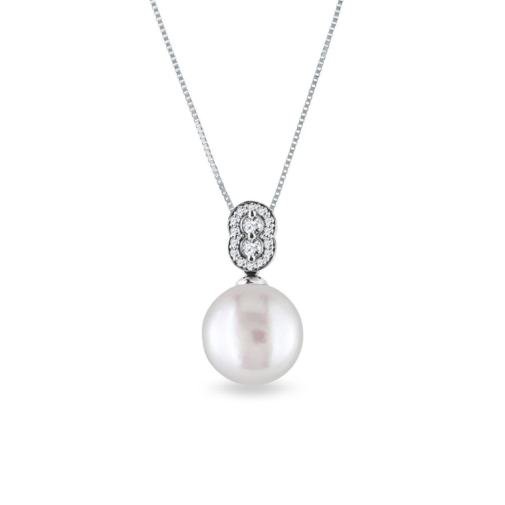 E-shop Náhrdelník s diamanty a perlou v bílém zlatě