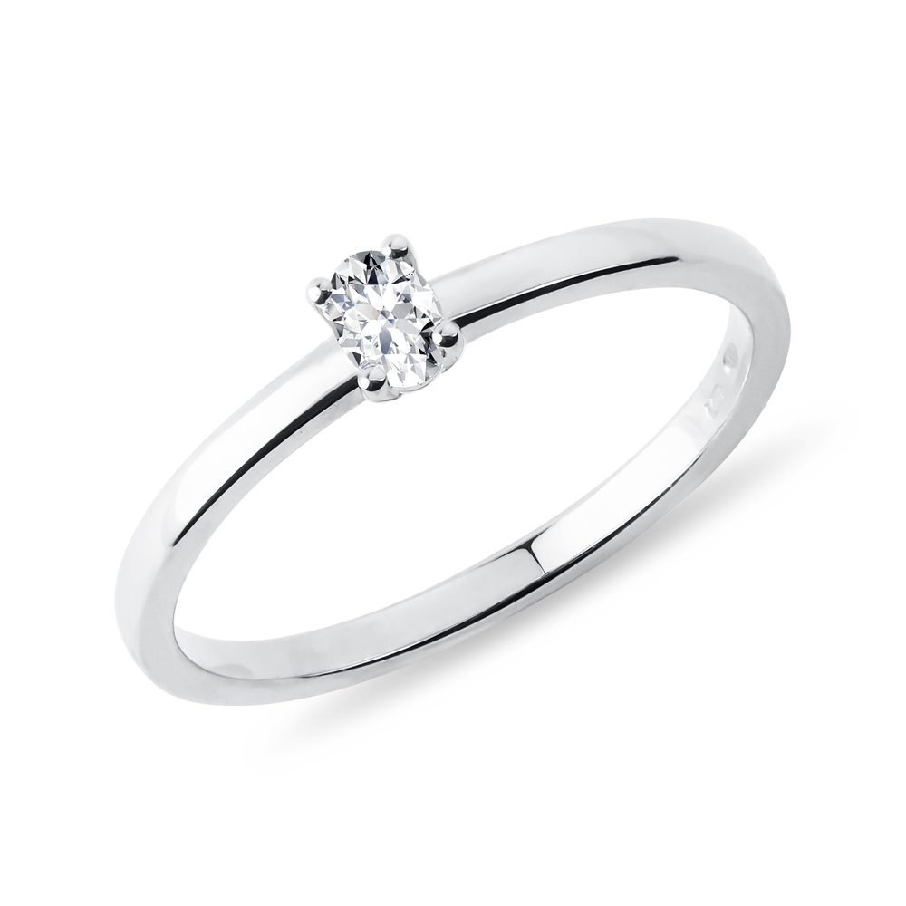 E-shop Prsten z bílého zlata s diamantem v brusu ovál