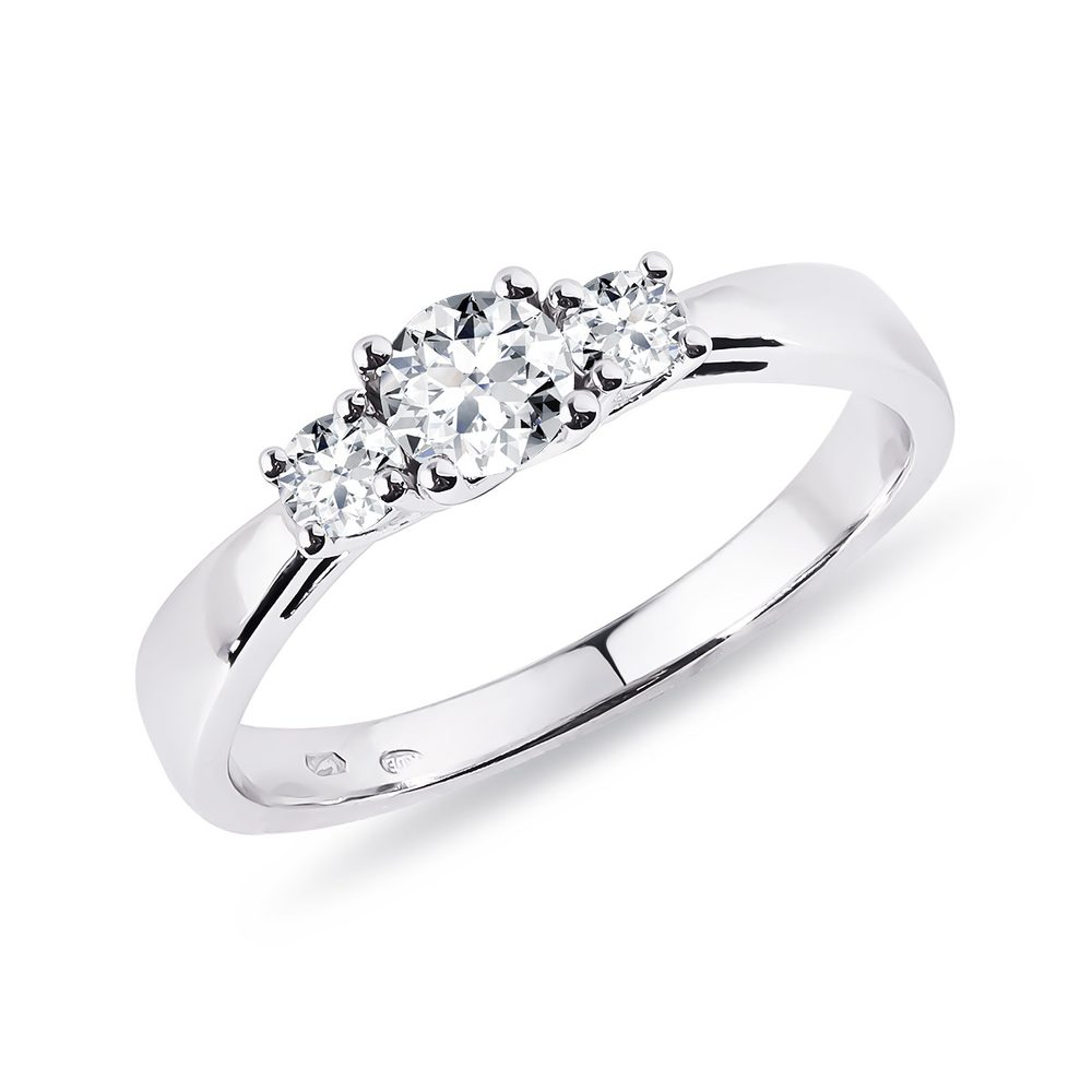 E-shop Masivní prsten z bílého zlata s diamanty