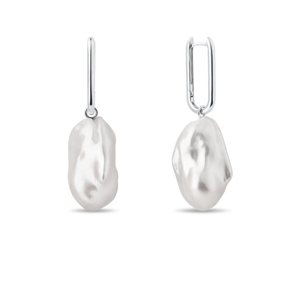 Oválné náušnice s barokními perlami v bílém zlatě KLENOTA