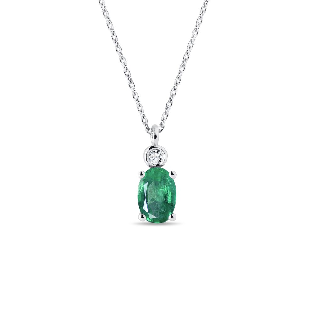 E-shop Náhrdelník se smaragdem a diamantem v bílém zlatě