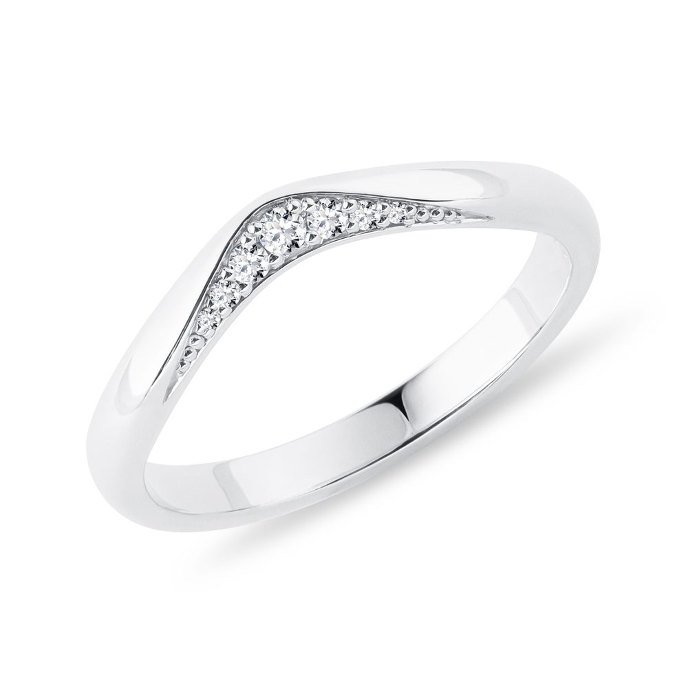 Dámský snubní prsten s diamantovou linií v bílém zlatě KLENOTA