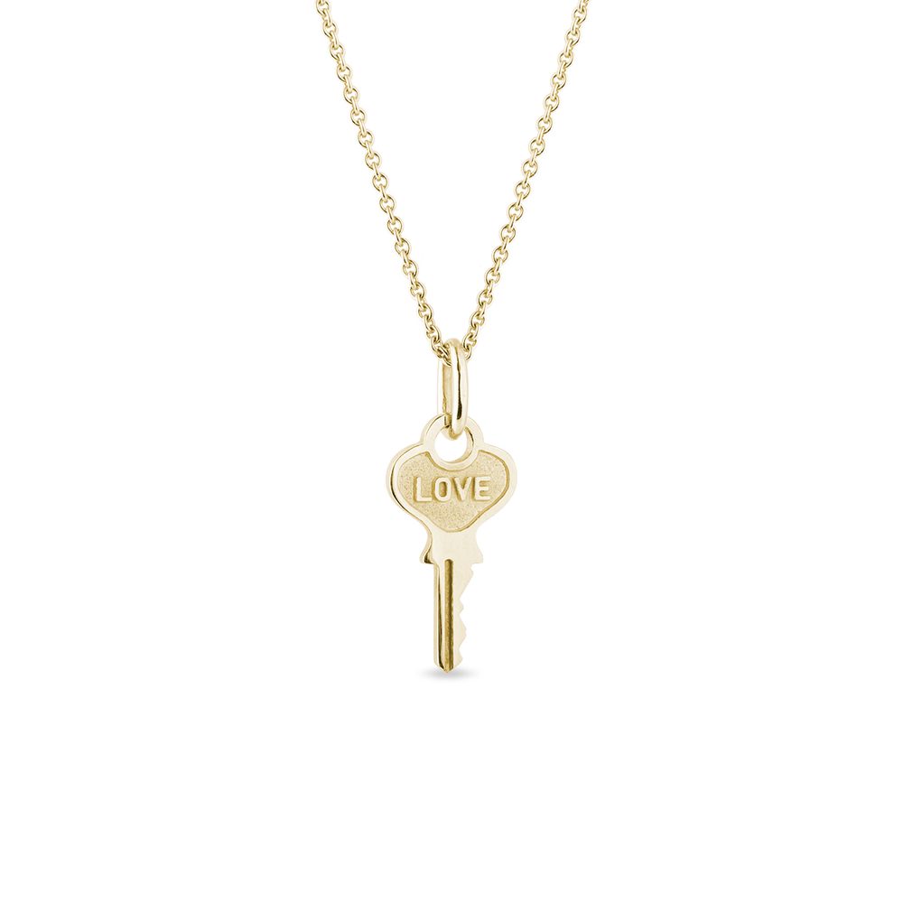 E-shop Zlatý náhrdelník klíček s nápisem Love
