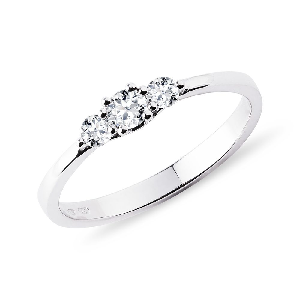 E-shop Zásnubní prsten z bílého zlata s brilianty
