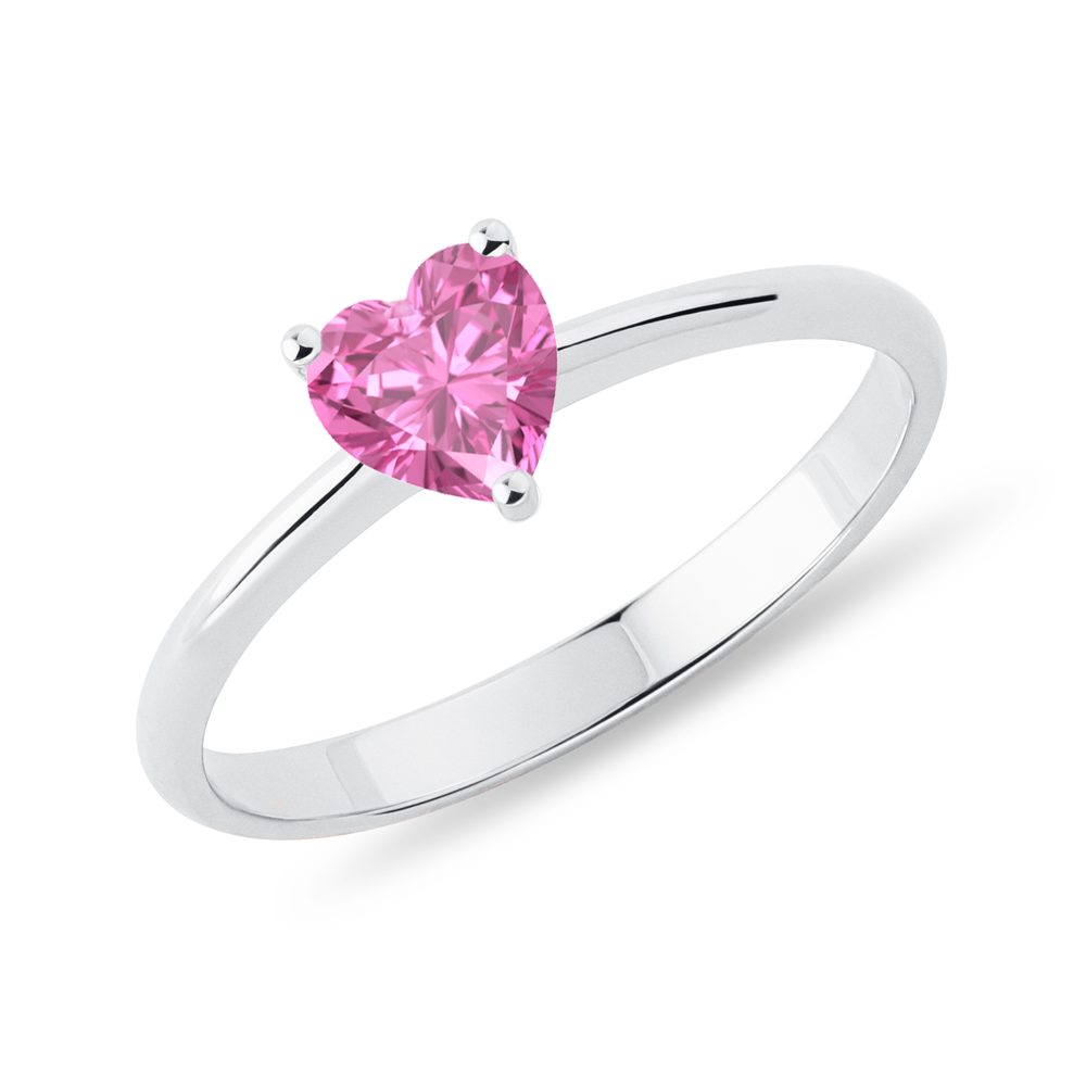 Prsten z bílého zlata s růžovým safírem ve tvaru srdce KLENOTA