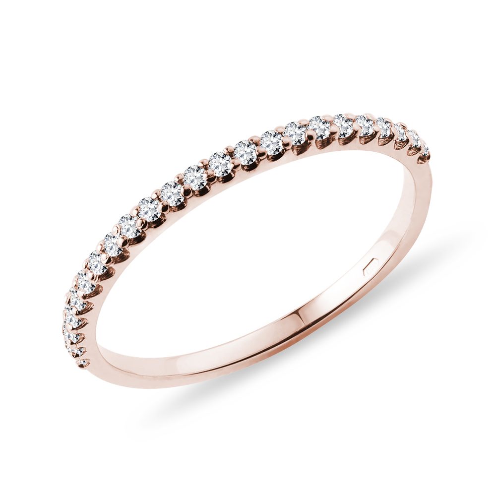 E-shop Jemný snubní prsten s diamanty v růžovém zlatě