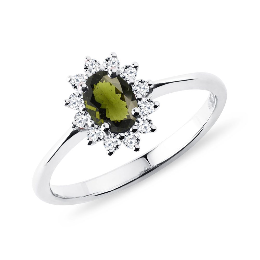 E-shop Vltavínový prsten s brilianty v bílém zlatě