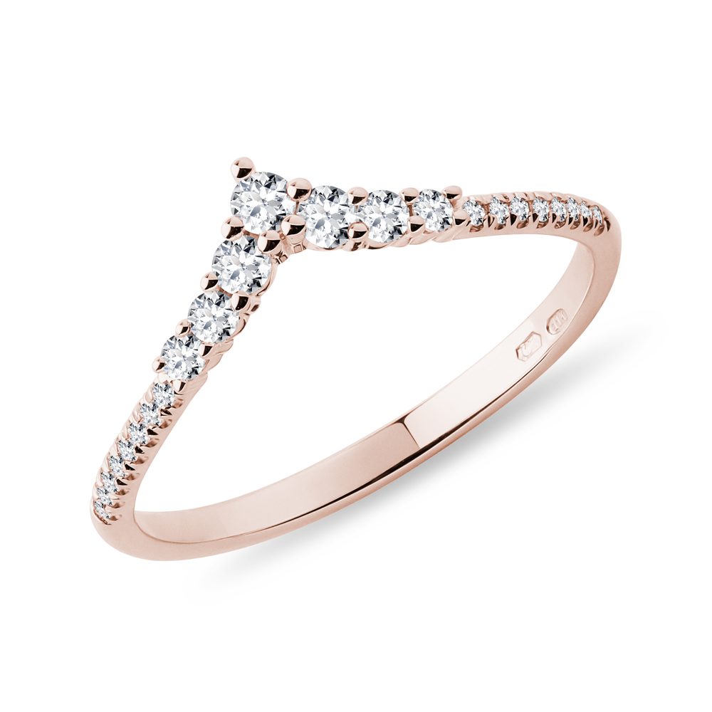 E-shop Chevron prsten z růžového zlata s brilianty