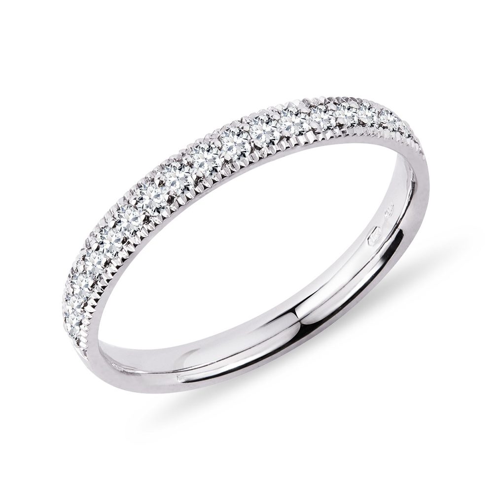 E-shop Elegantní prsten s diamanty v bílém zlatě