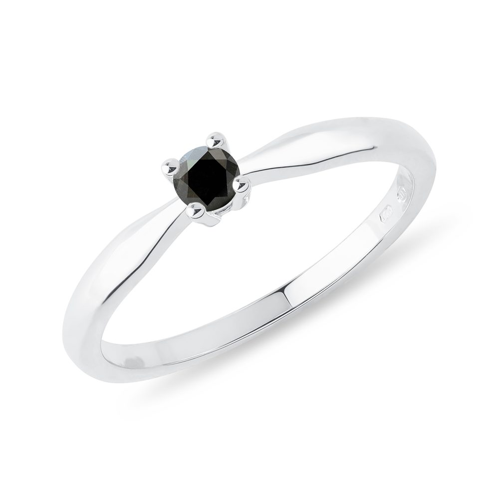 E-shop Zásnubní prsten z bílého zlata s černým diamantem