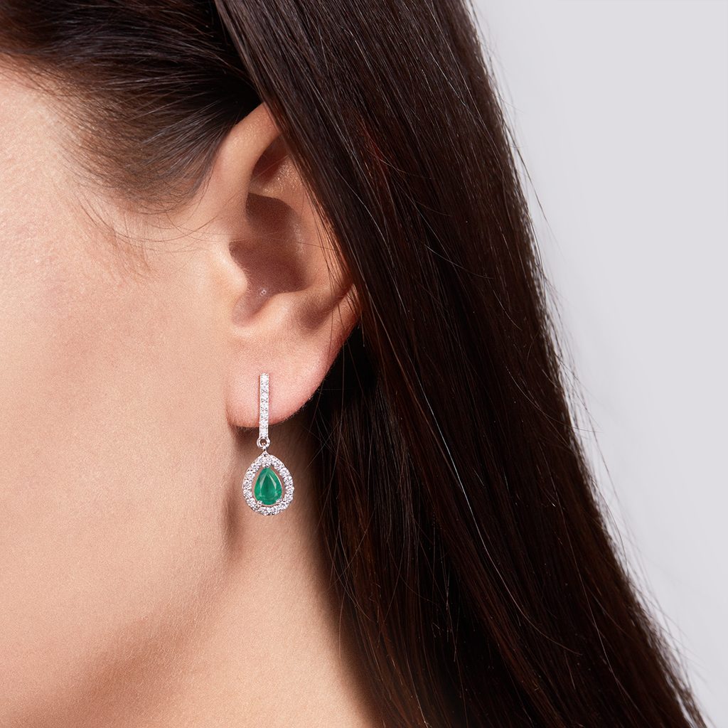 Luxury Emerald Earrings with Brilliants | KLENOTA