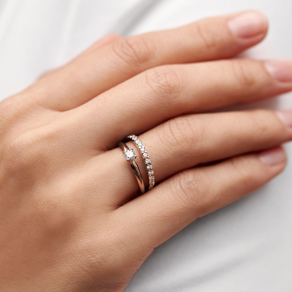 Feiner Ring aus Roségold mit Diamant im Brillantschliff | KLENOTA