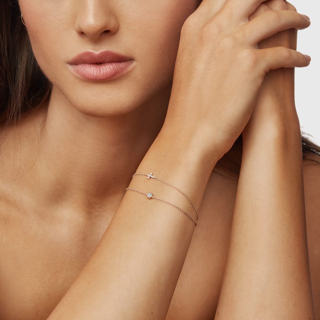 Rose Gold Diamond Bracelet For Women Stock Photo - Download Image Now -  Women, Wrist, Bracelet - iStock