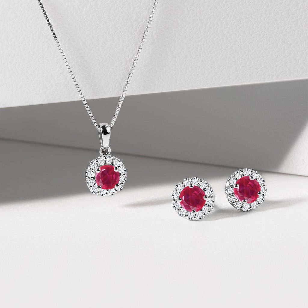 Ruby Jewelry Set in White Gold | KLENOTA