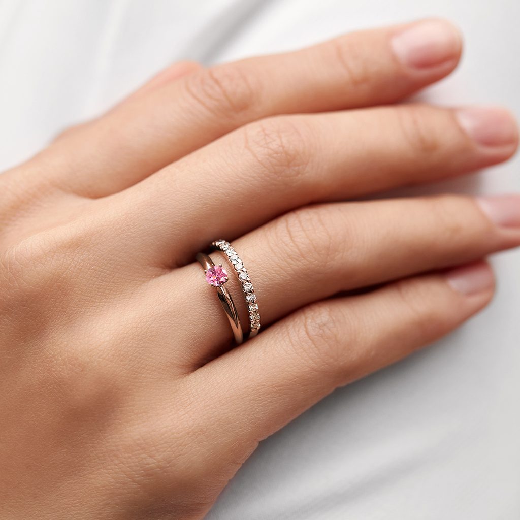 Prsten z růžového zlata s růžovým safírem | KLENOTA