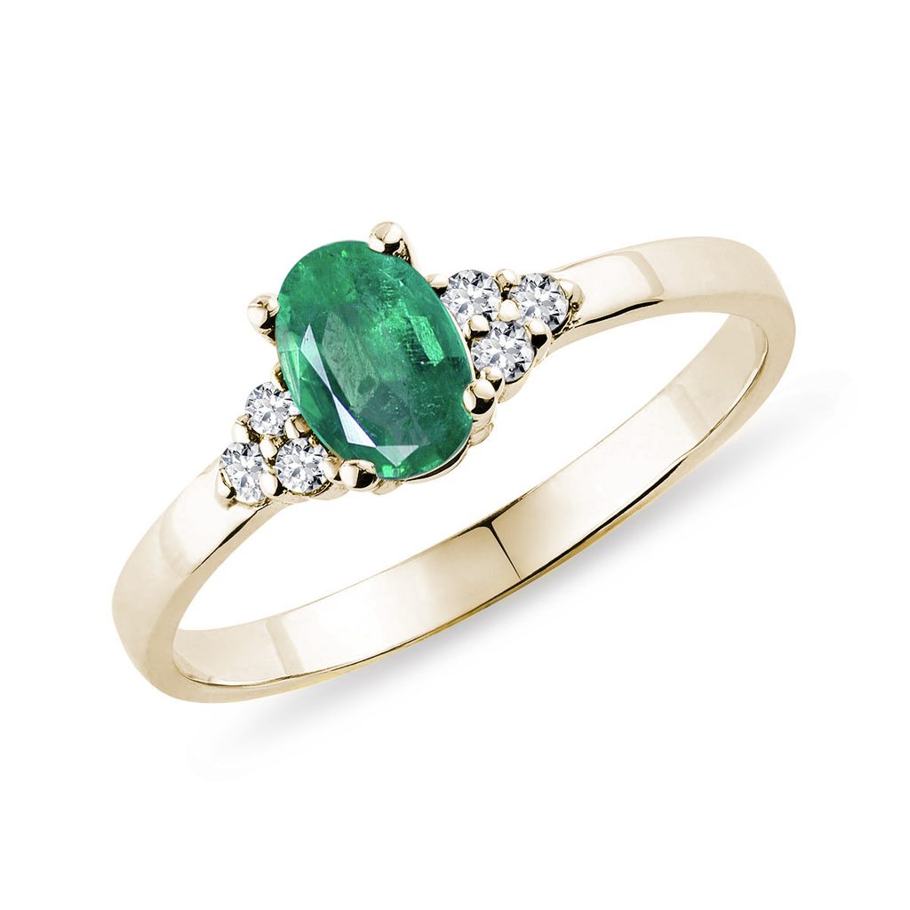 Emerald ring in yellow gold | KLENOTA