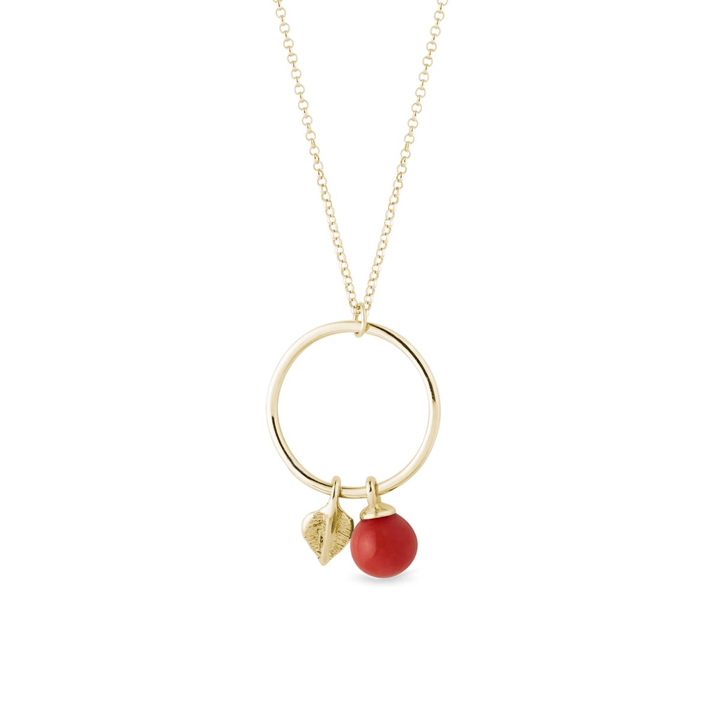 Zlatý náhrdelník s korálem a lístečkem na kruhu | KLENOTA