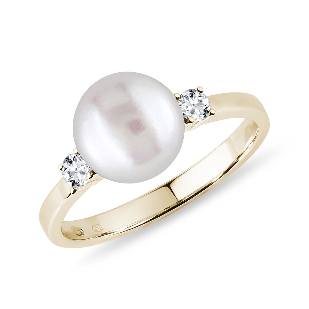 Gold pearl ring with diamonds | KLENOTA