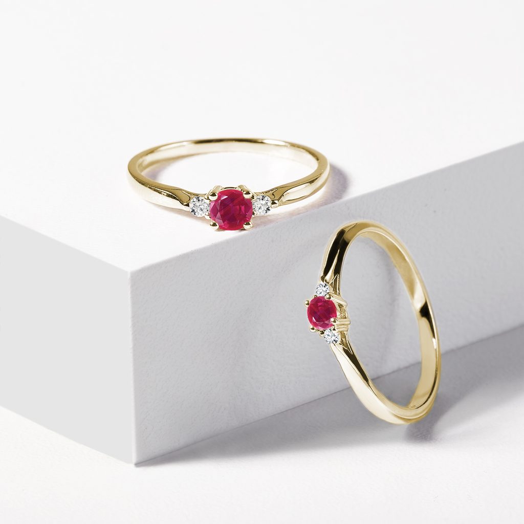 Bague de fiançailles avec rubis et diamants | KLENOTA