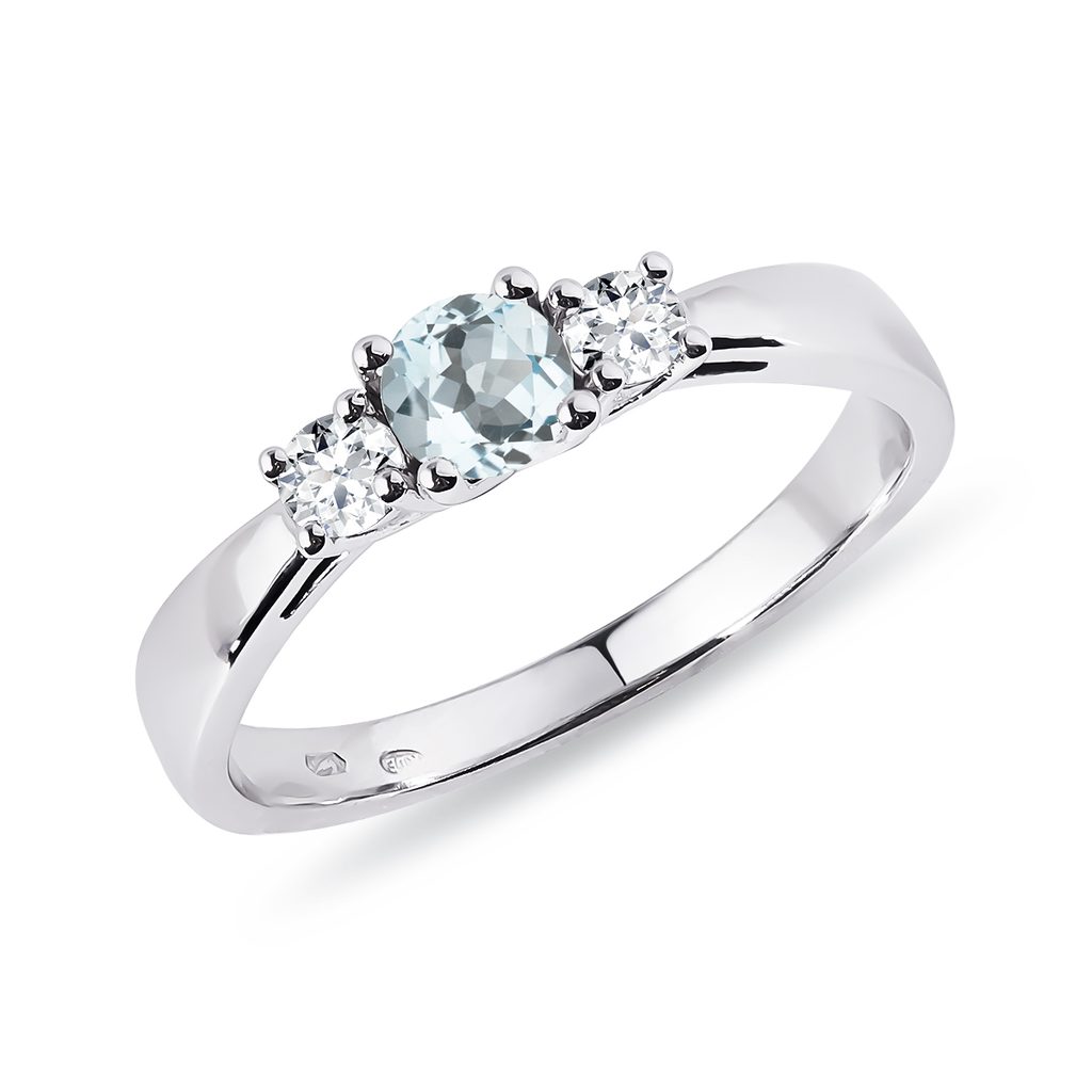 Aquamarine ring with diamonds in white gold | KLENOTA
