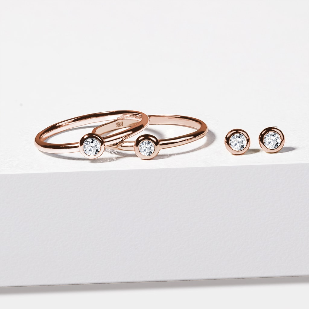 Delicate Diamond Wedding Ring in Rose Gold