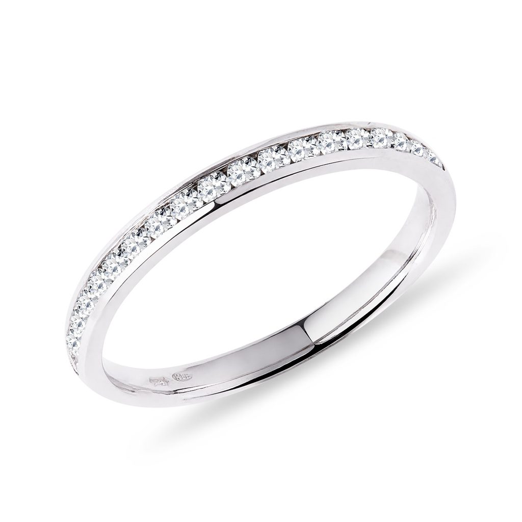 Minimalist white gold ring with diamonds | KLENOTA