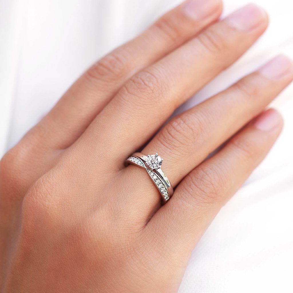 Diamond Engagement Ring Set Made of White Gold | KLENOTA