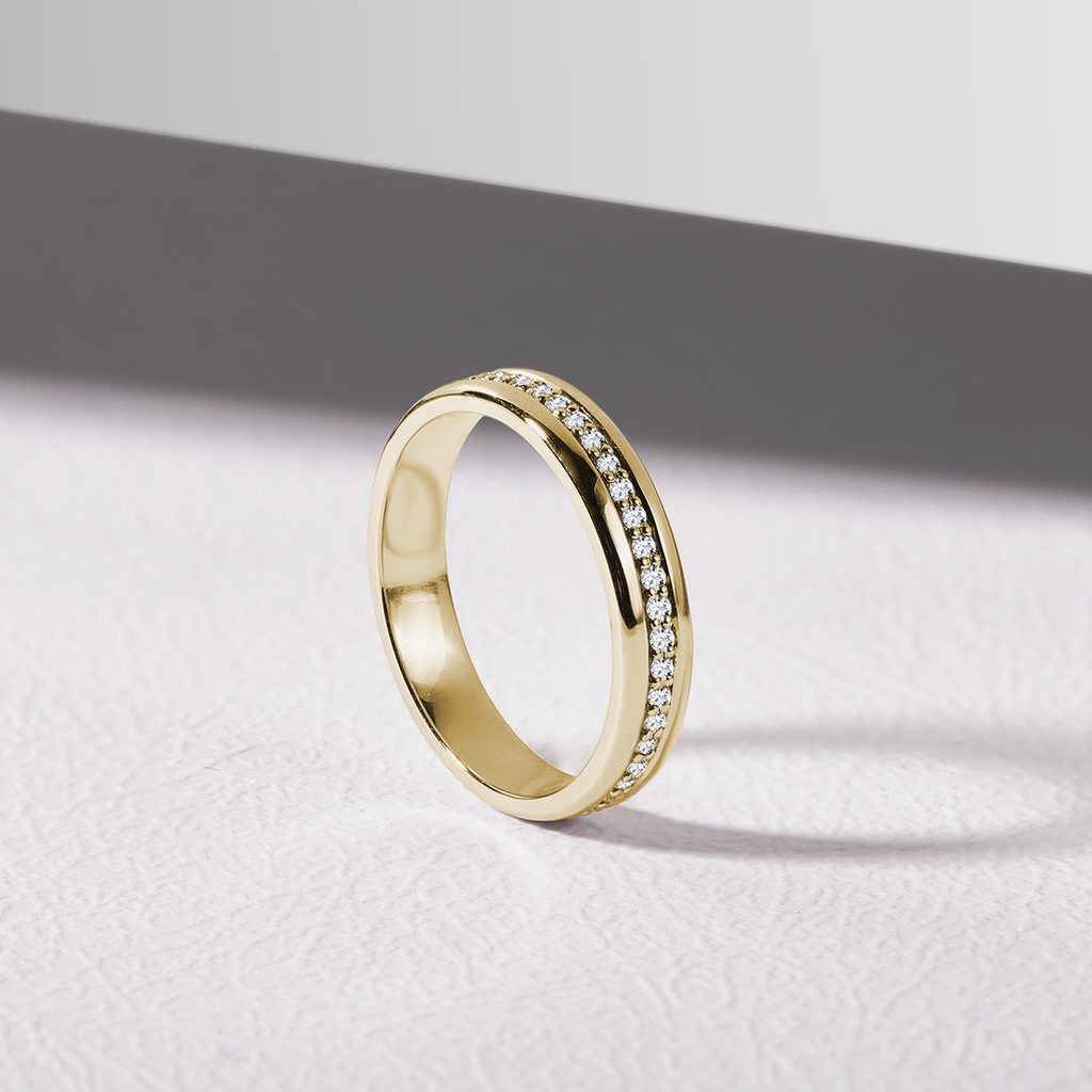 Diamond eternity wedding ring in 14k yellow gold | KLENOTA
